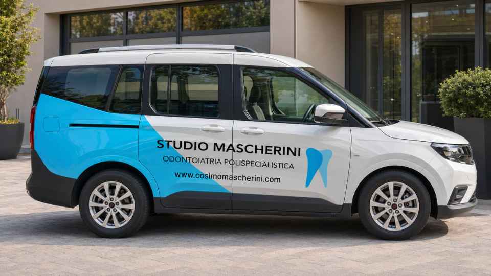 Pulmino per il servizio di trasporto pazienti dello Studio Dentistico Mascherini