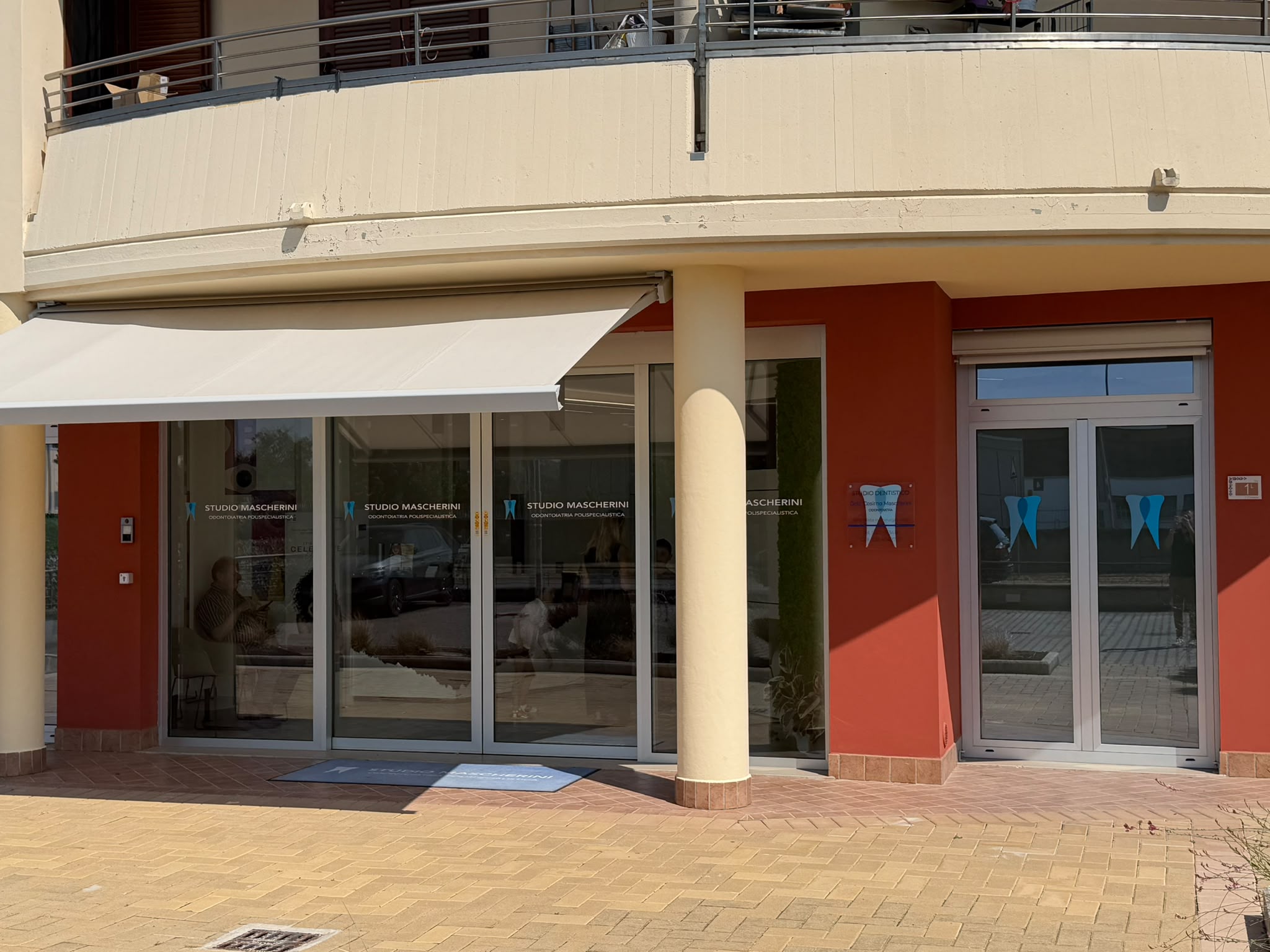Ingresso esterno dello Studio Dentistico Mascherini a Montelupo Fiorentino