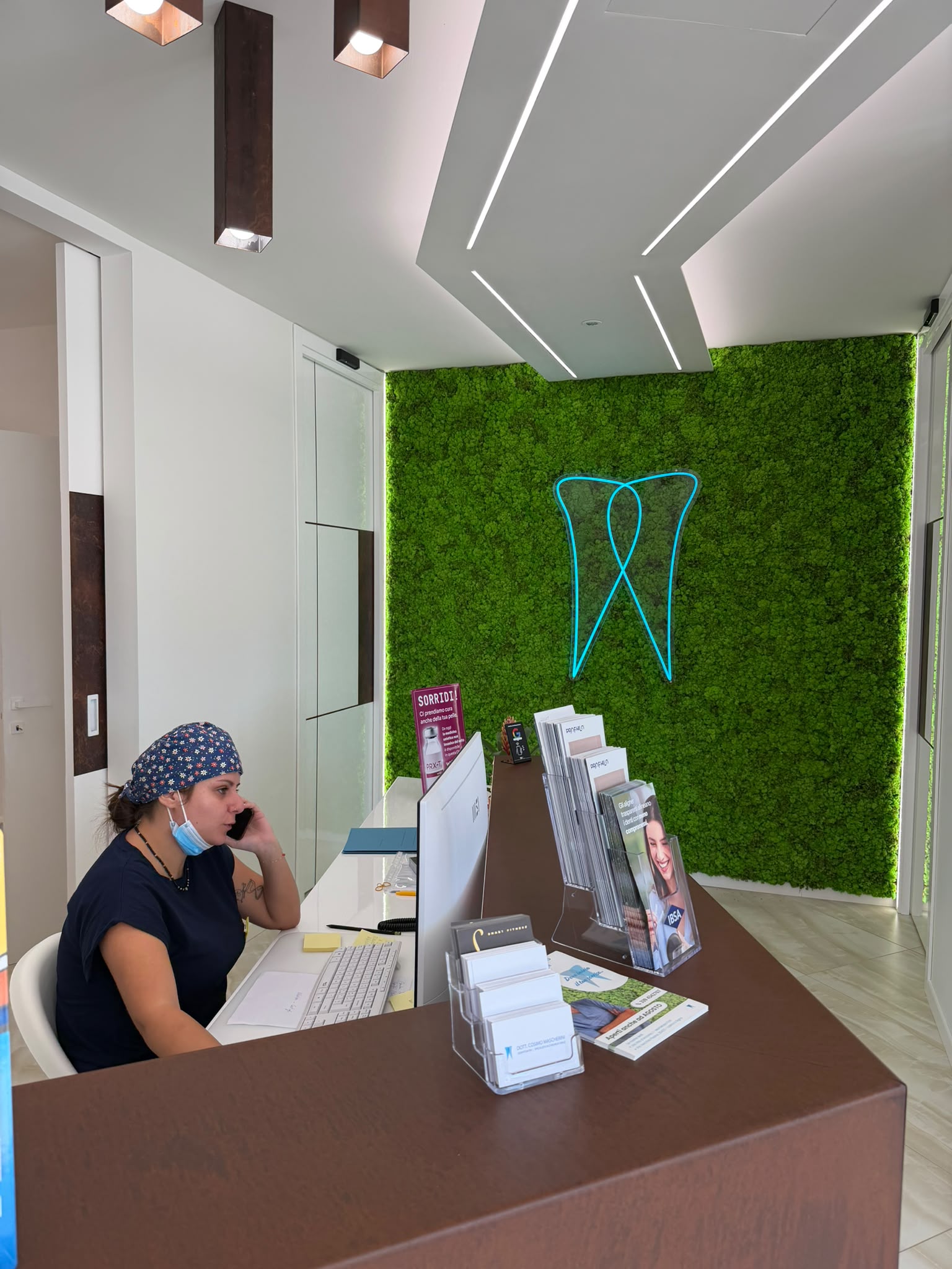 Accoglienza alla reception dello Studio Dentistico Mascherini a Montelupo Fiorentino