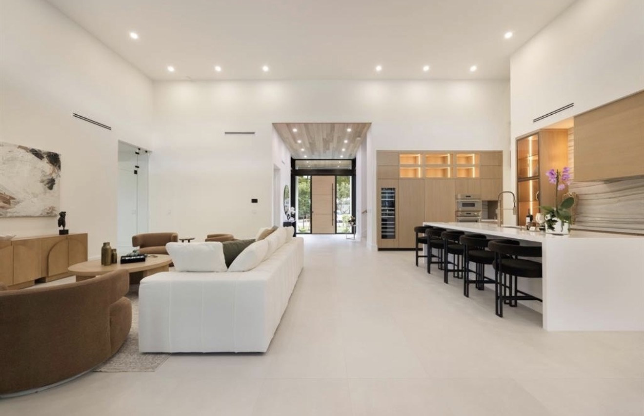 Spacious Living Area