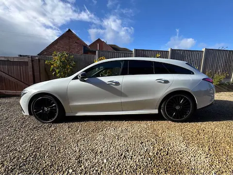 Mercedes-Benz CLA 220 AMG Line Shooting Brake photo 3