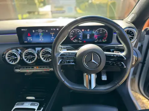 Mercedes-Benz CLA 220 AMG Line Shooting Brake photo 10