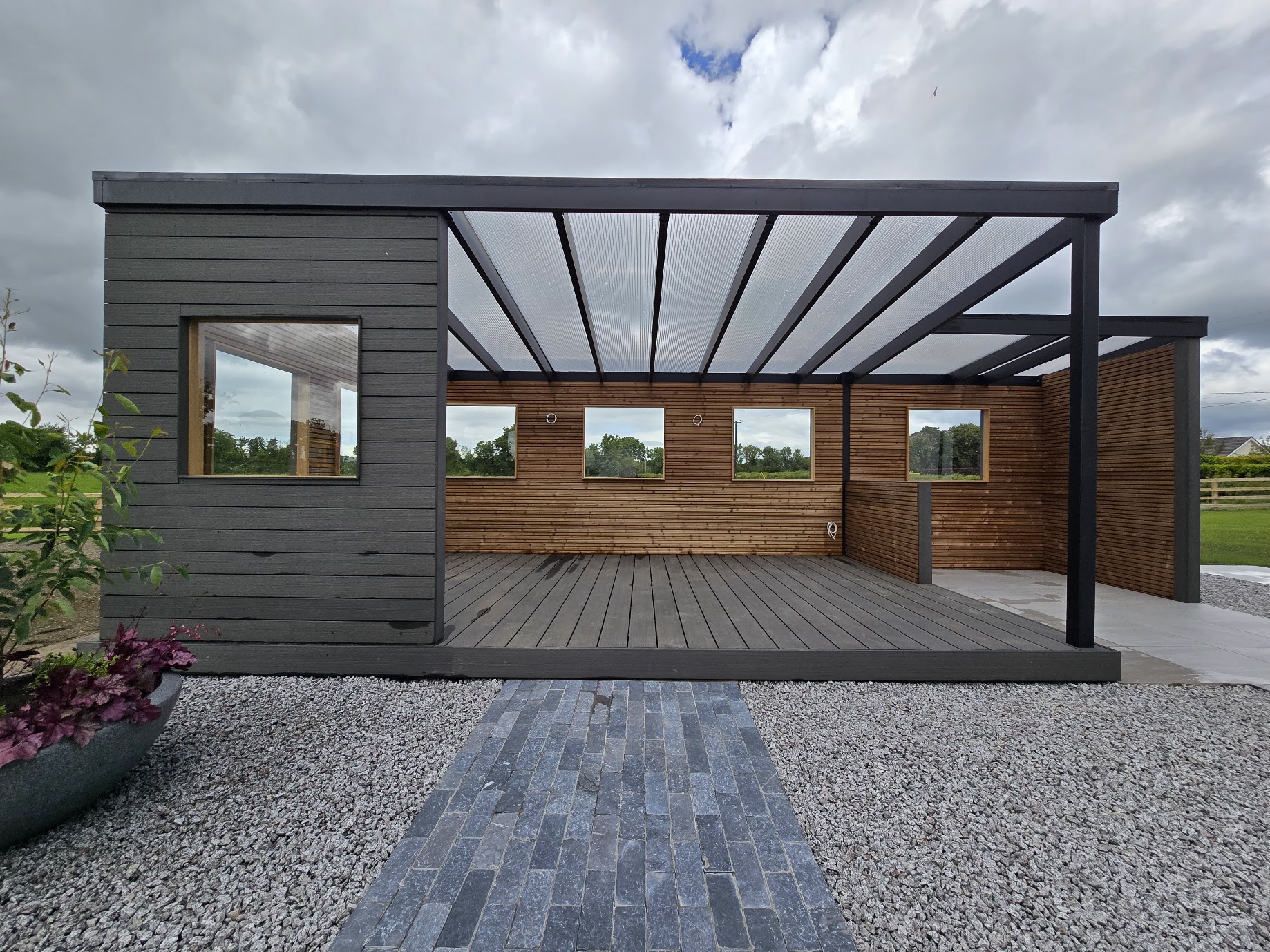 Luxury Outdoor Living gallery 17
