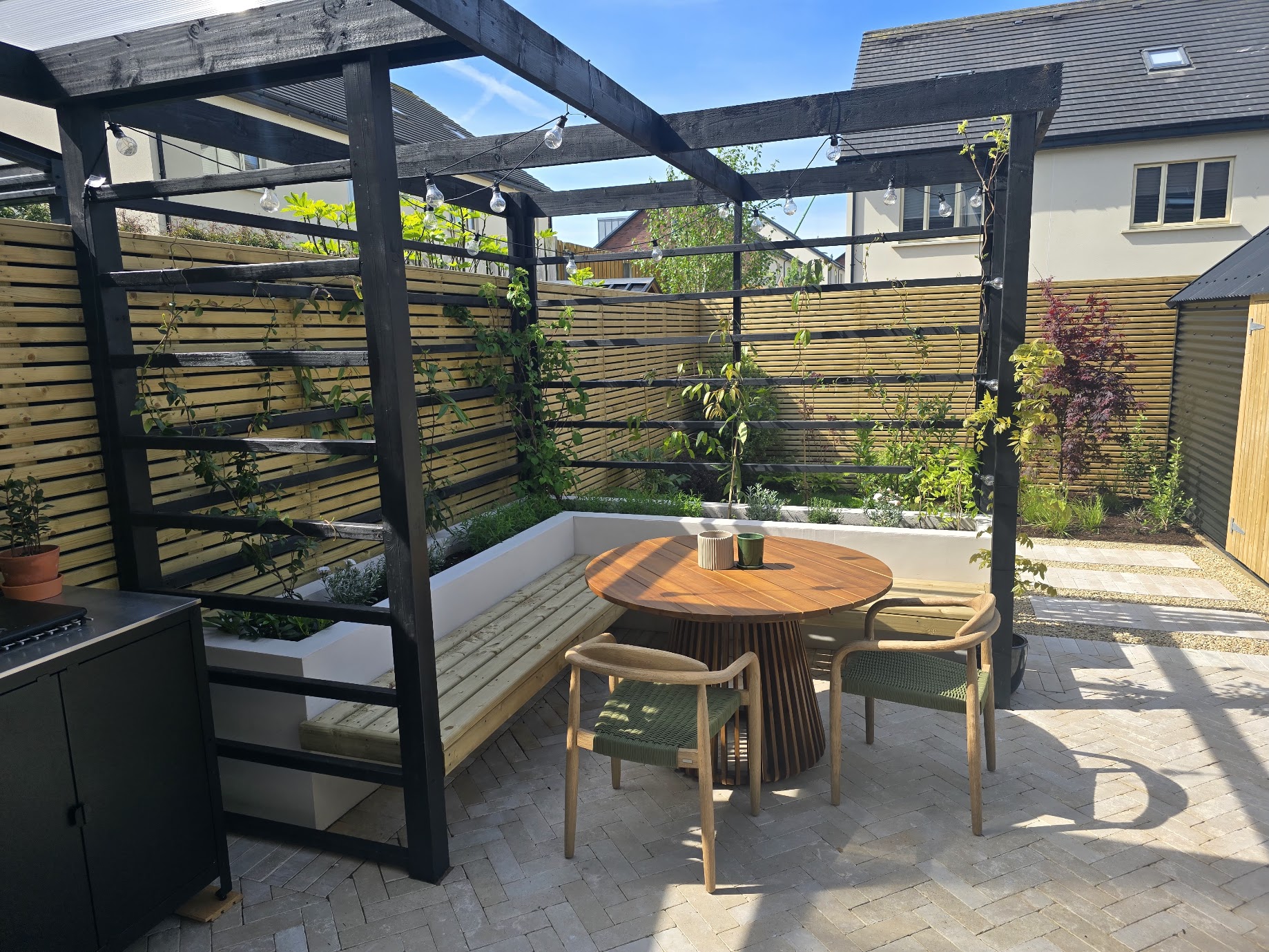 Contemporary Courtyard gallery 7