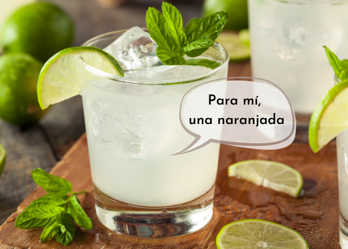 Para mí una naranjada — how to order drinks in Spanish at a Mexican restaurant using para mí to politely request food and beverages when dining out in Mexico
