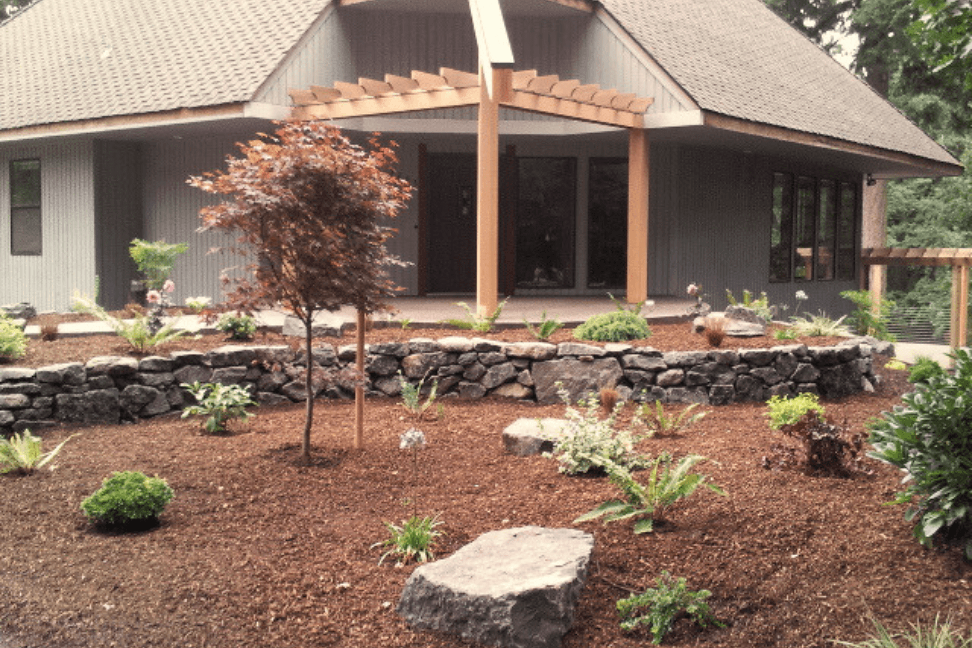 Bark and mulch installation in Salem, Oregon