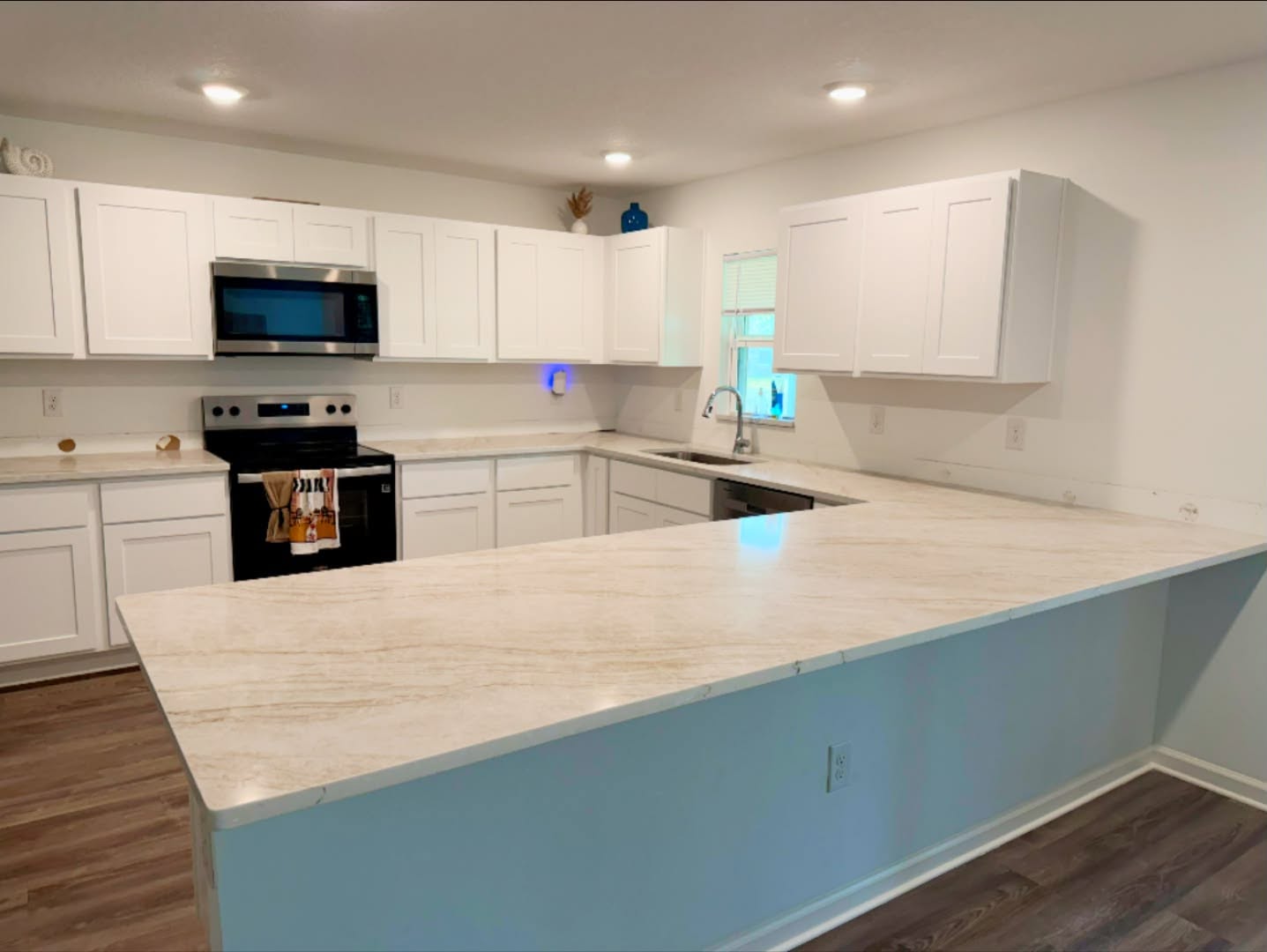 Natural Quartz Kitchen - Image 1