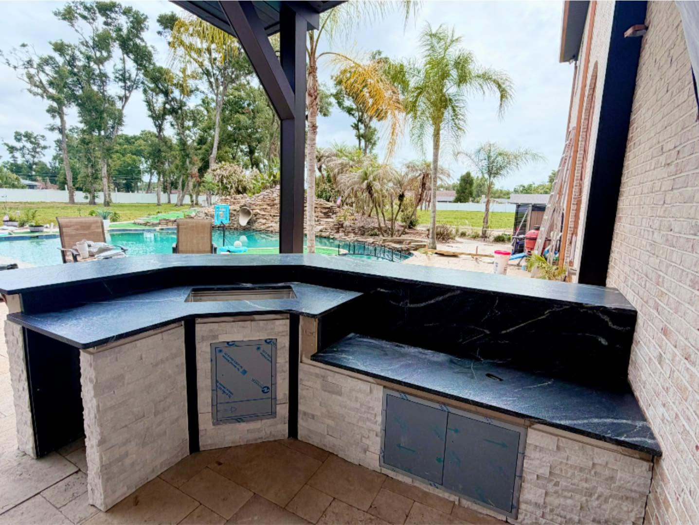 Luxury Outdoor Kitchen - Image 2