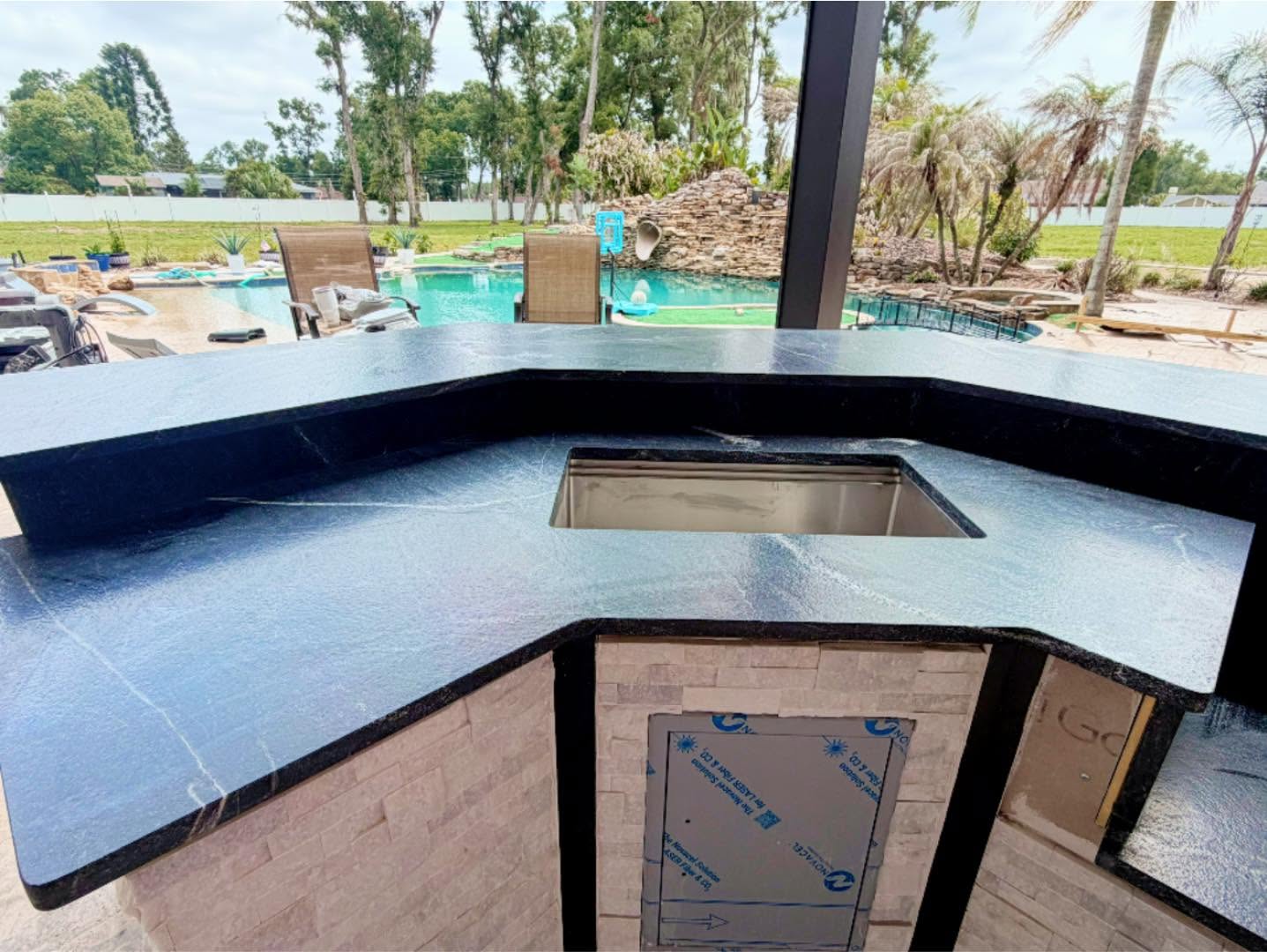 Luxury Outdoor Kitchen - Image 3