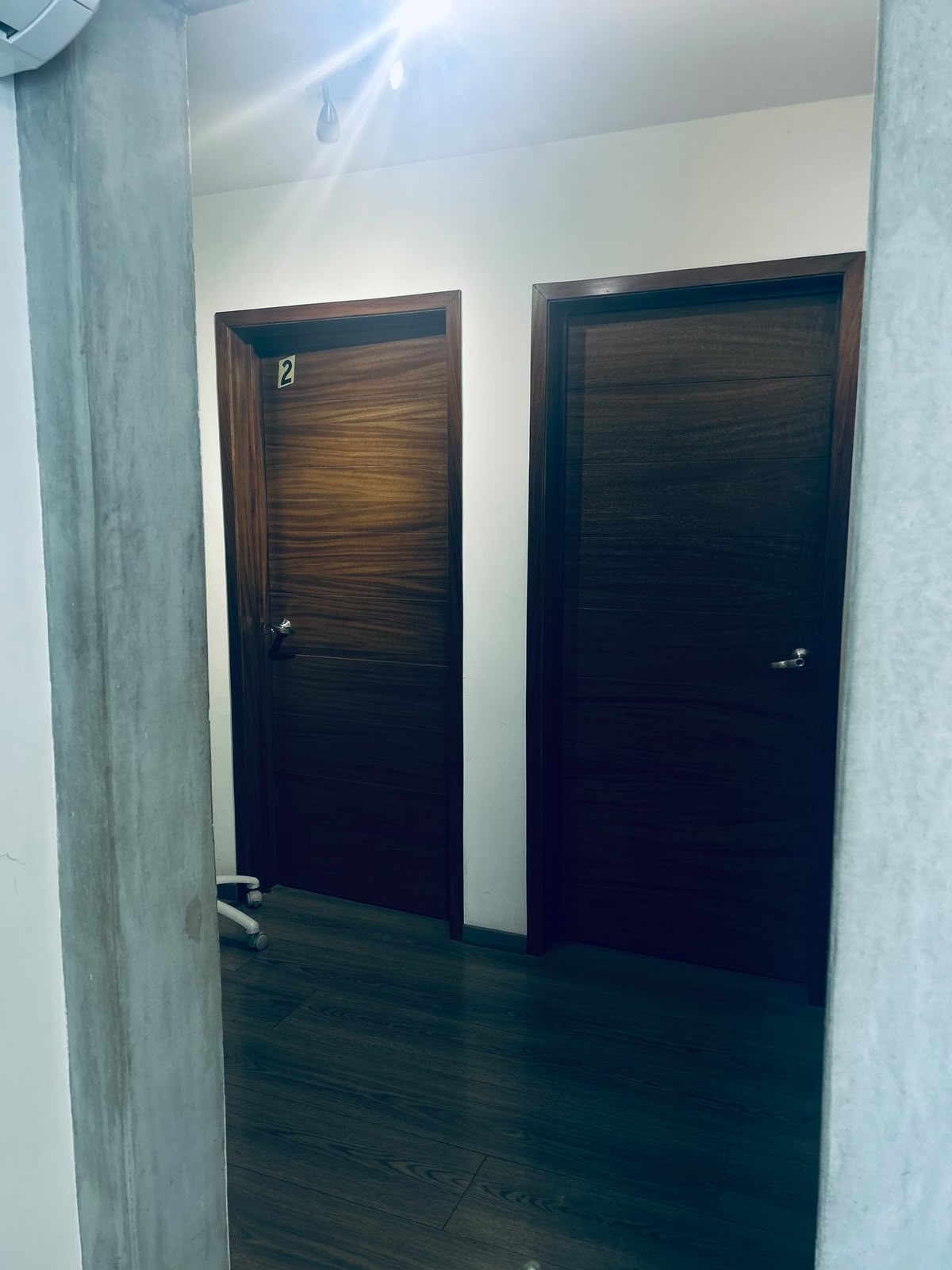 Pasillo de consultorios