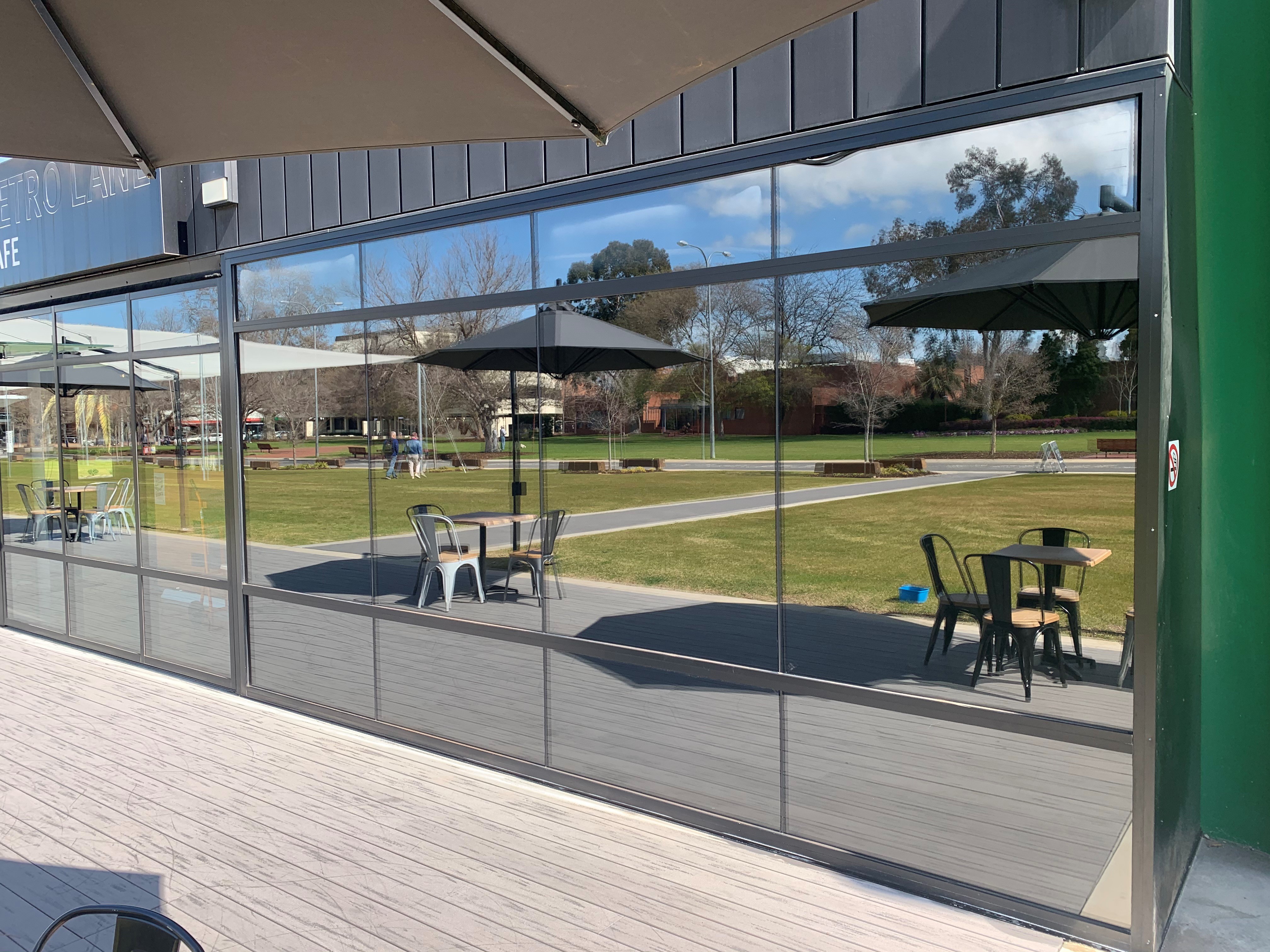 Professional window cleaning for commercial premises