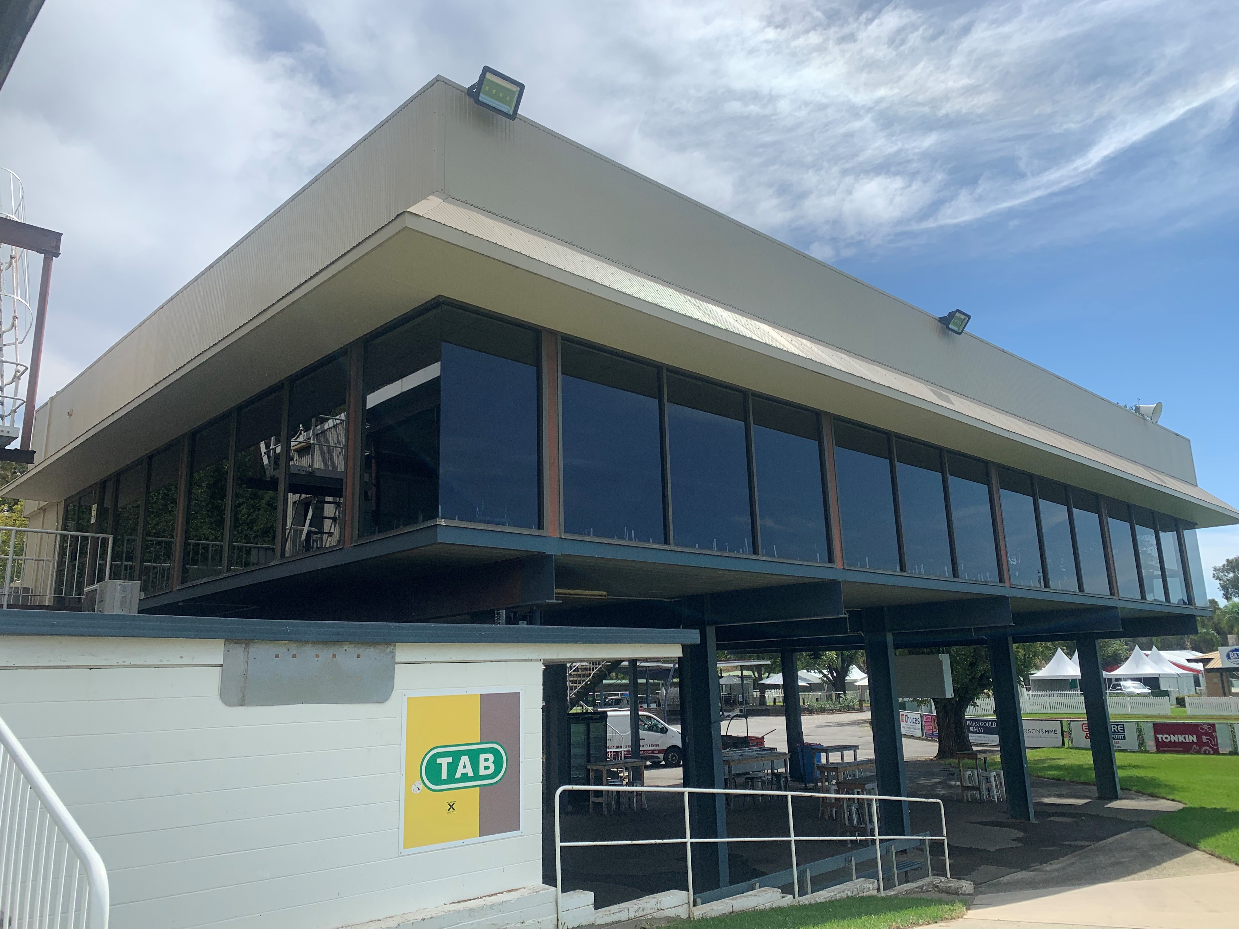 Commercial building exterior cleaning - Southern Asset Services