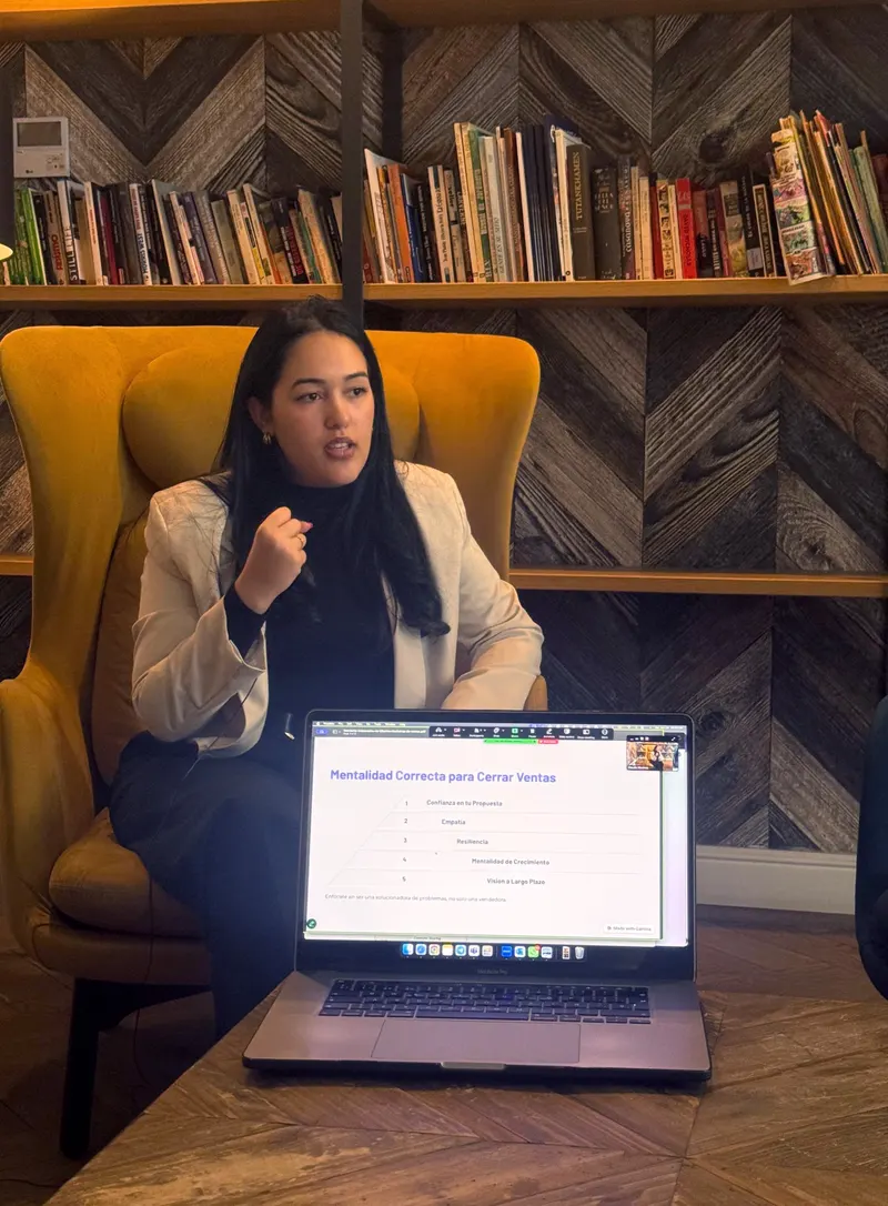 Claudia Martínez Fonseca, fundadora de Women Digital Closers y closer de ventas con 9 años de experiencia