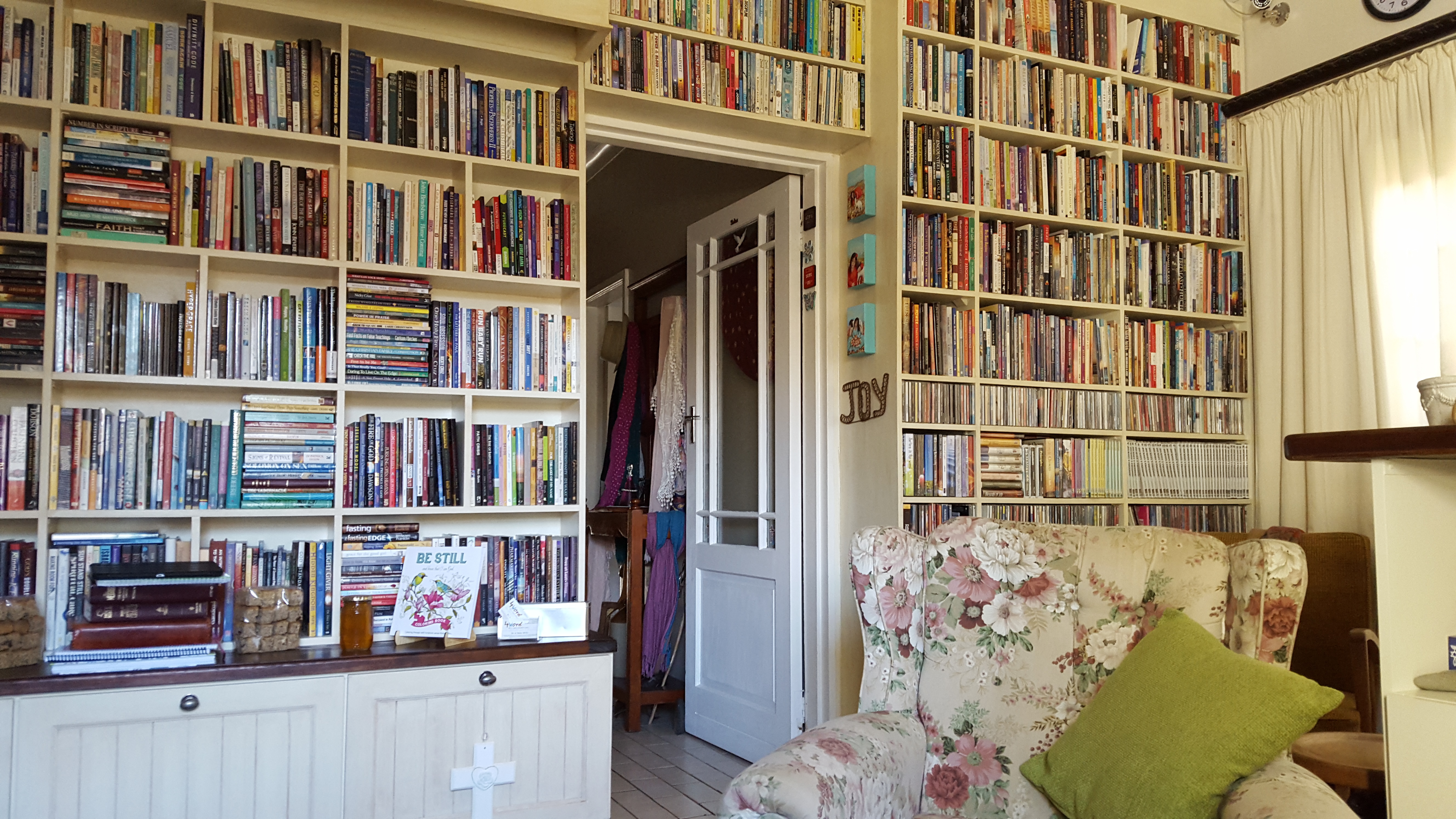 Home Bookshelves carpentry service by 2Can Carpentry in Cape Town