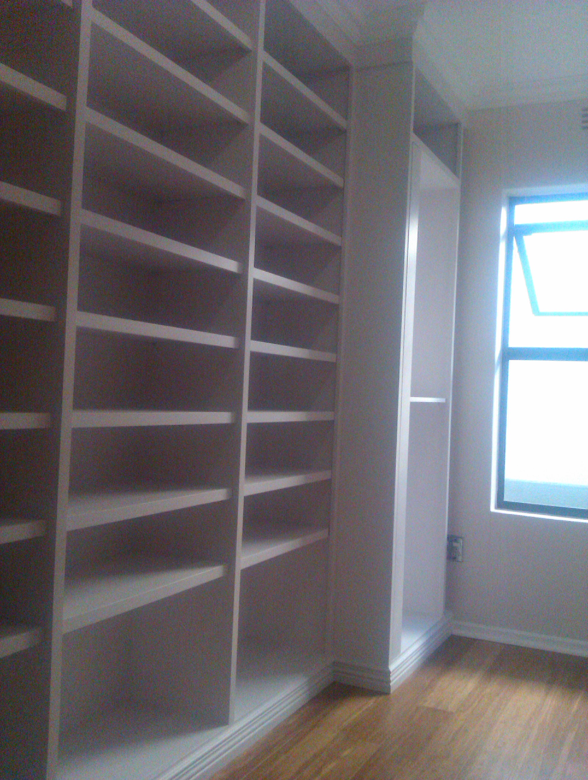 Walk in closet - Image 2