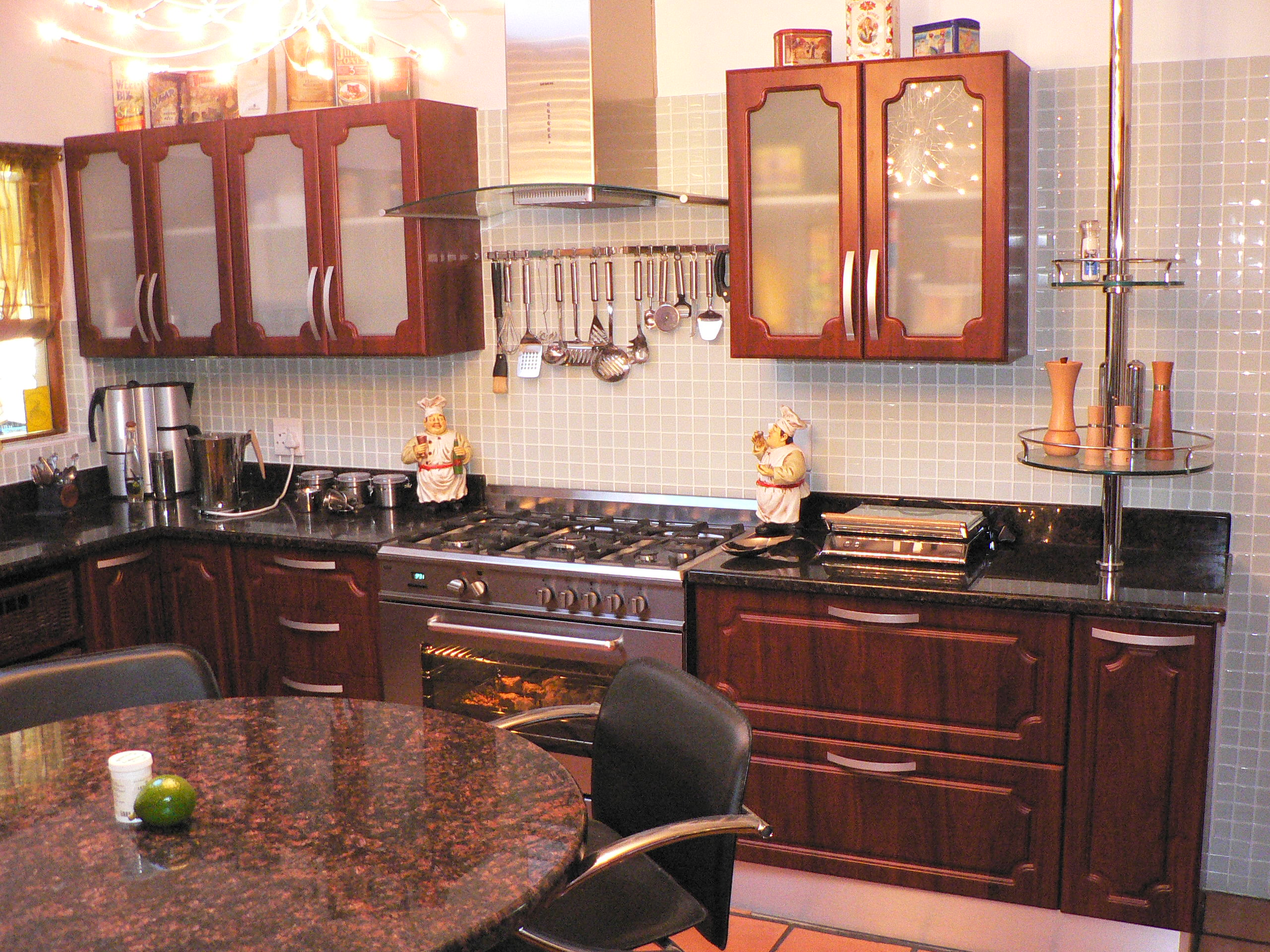 Swart Kitchen - Image 1