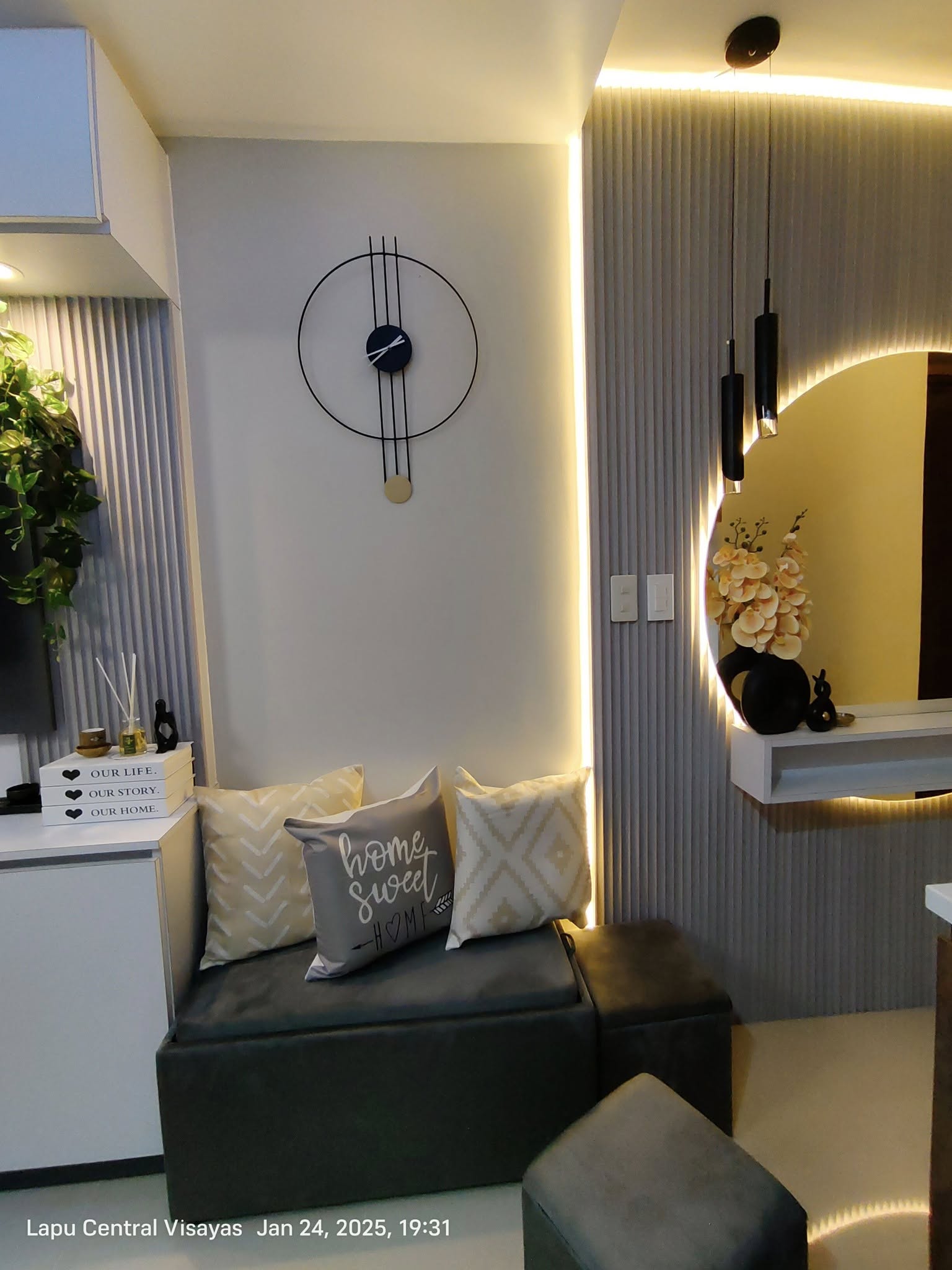 Entryway Vanity Nook & Backlit Halo Mirror