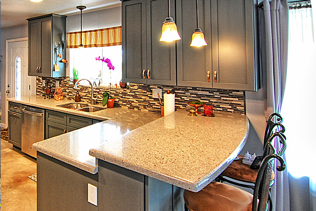 Curved Breakfast Bar & Mosaic Tile Detail