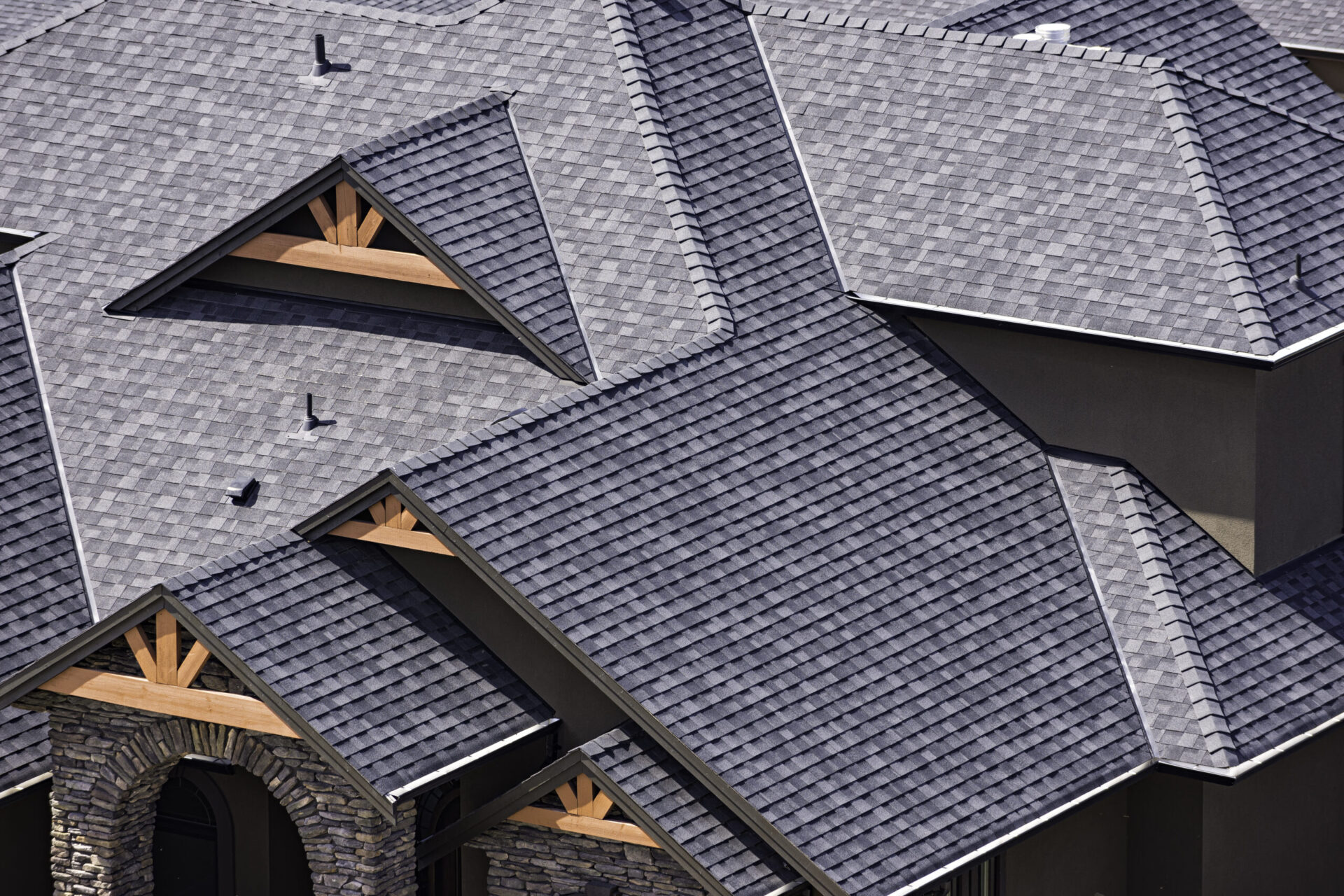 Architectural asphalt shingle roof installation in Arizona