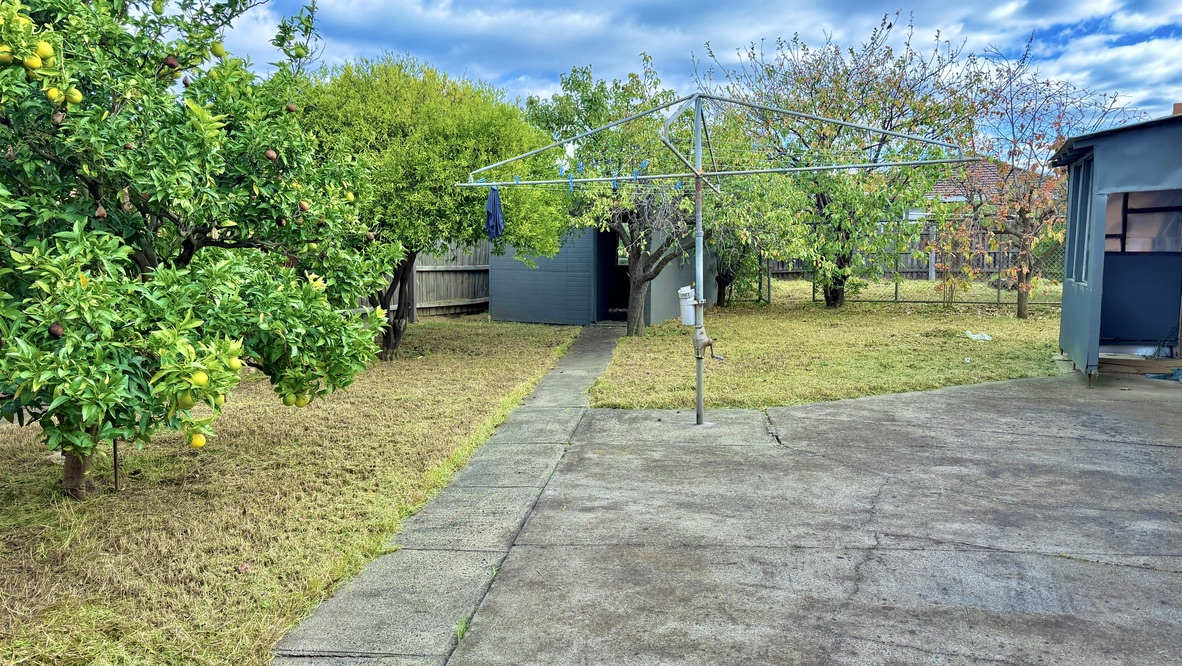 Deer Park front lawn after lawn and garden service in Melbourne's west