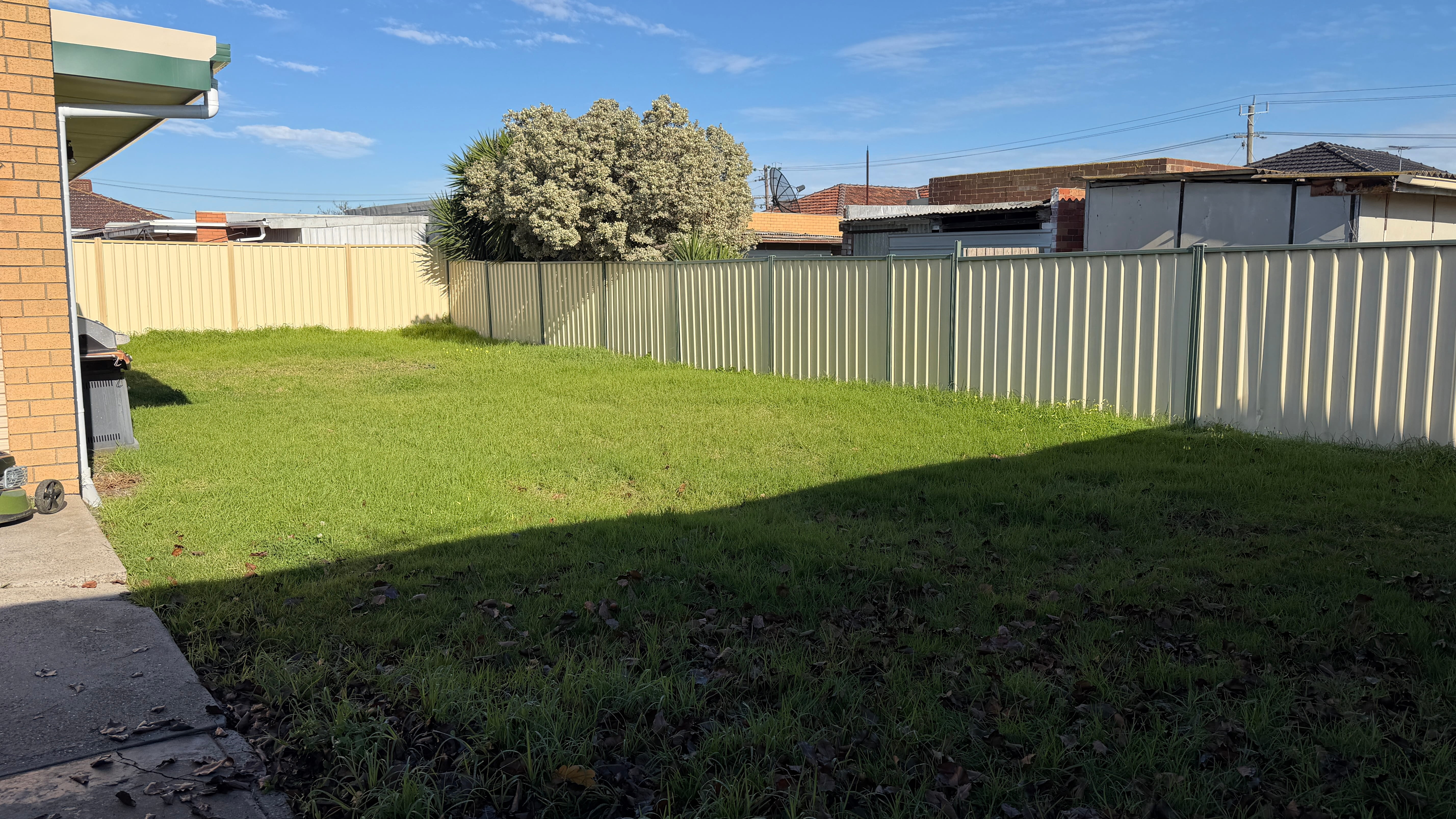 St Albans end of lease before lawn and garden service in Melbourne's west