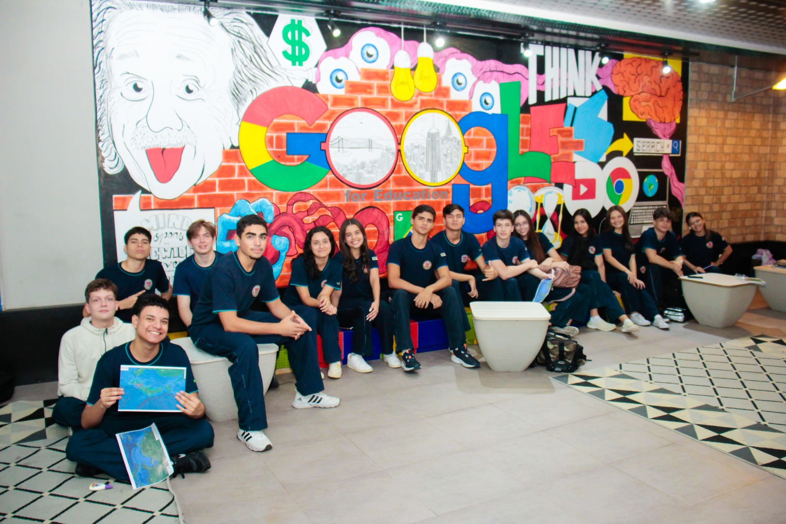 Alunos no espaço Google for Education e Metodologia COC