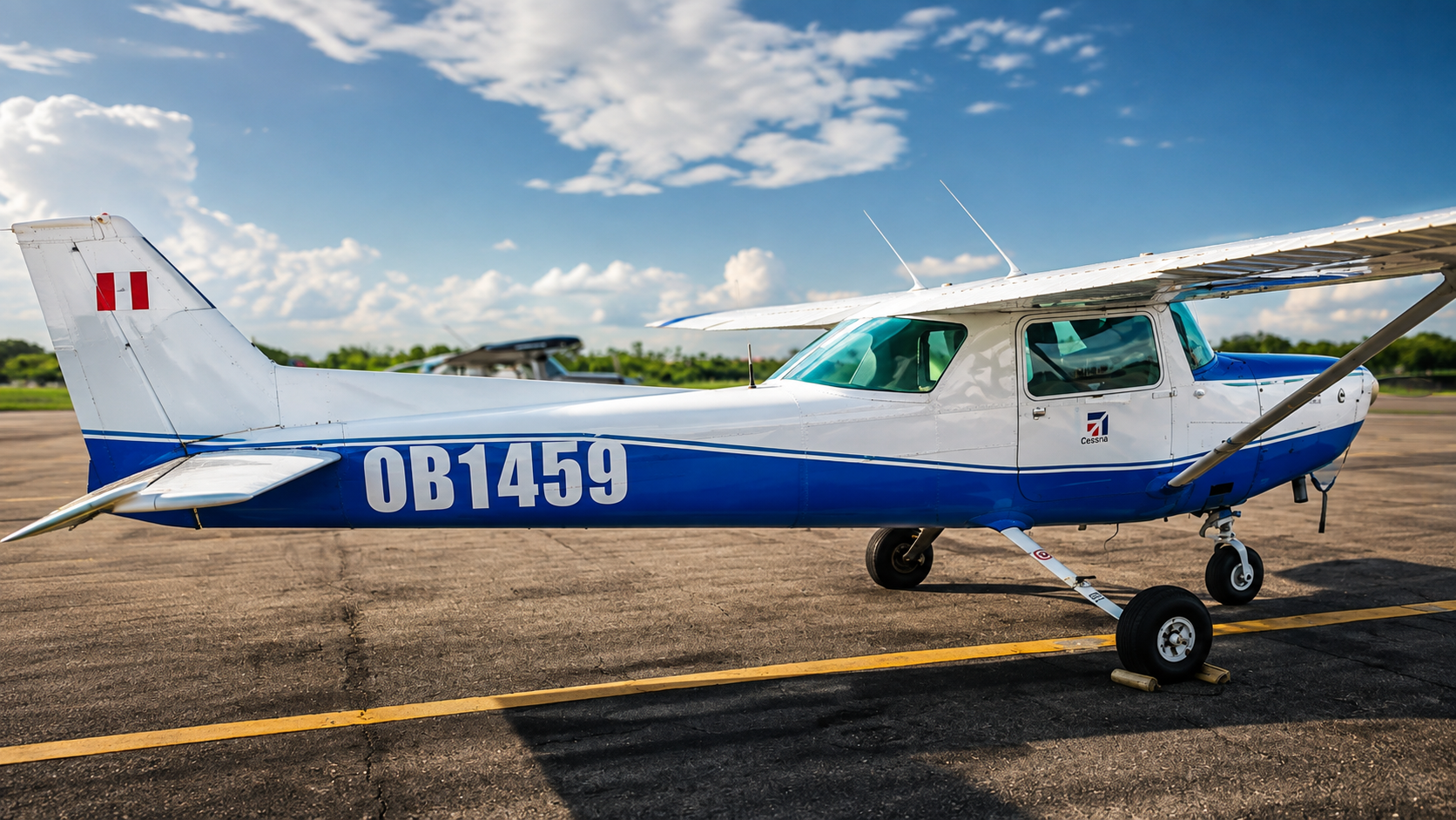 Aeronave Cessna OB1459 - vista lateral completa en la pista