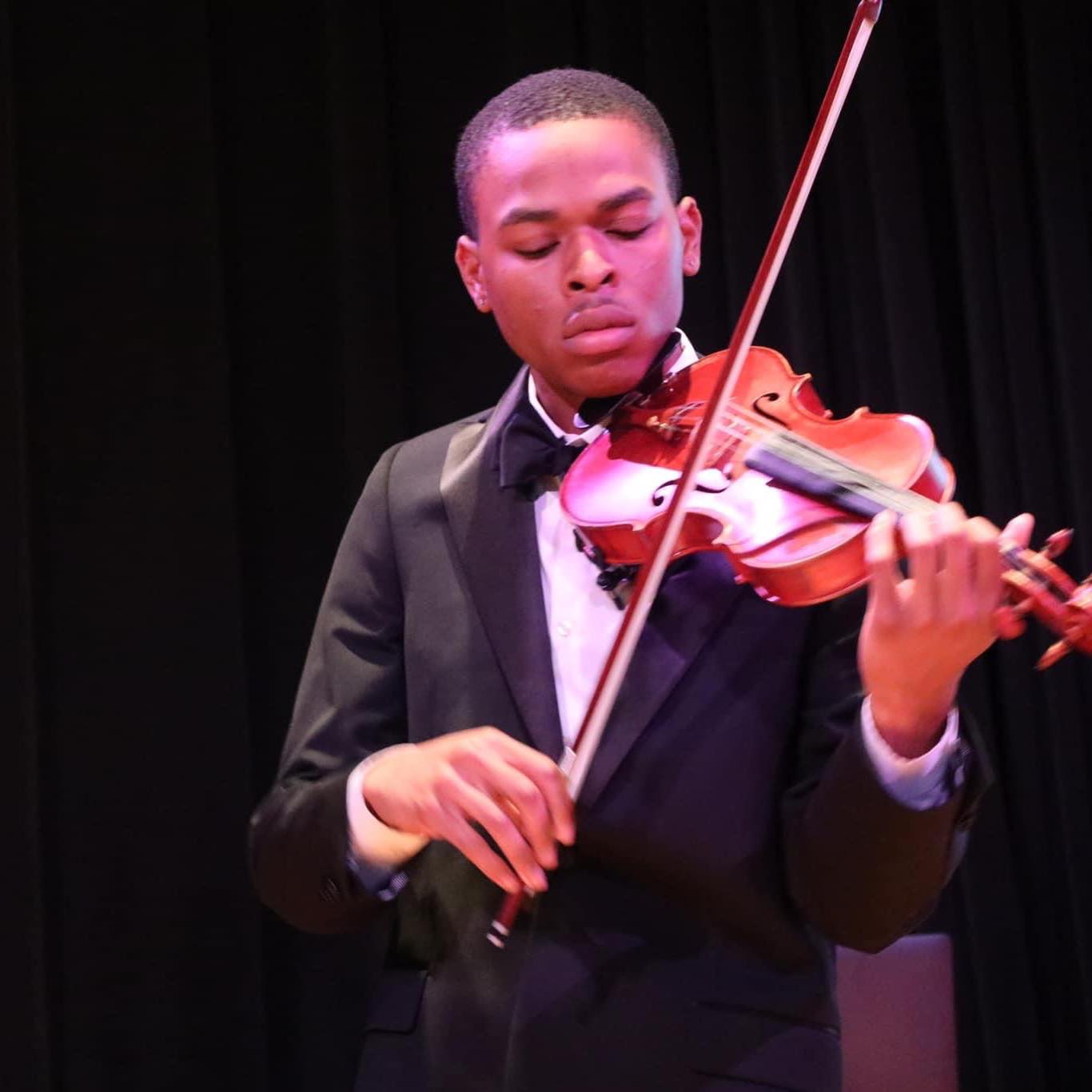 Portrait of violinist Keith Beene