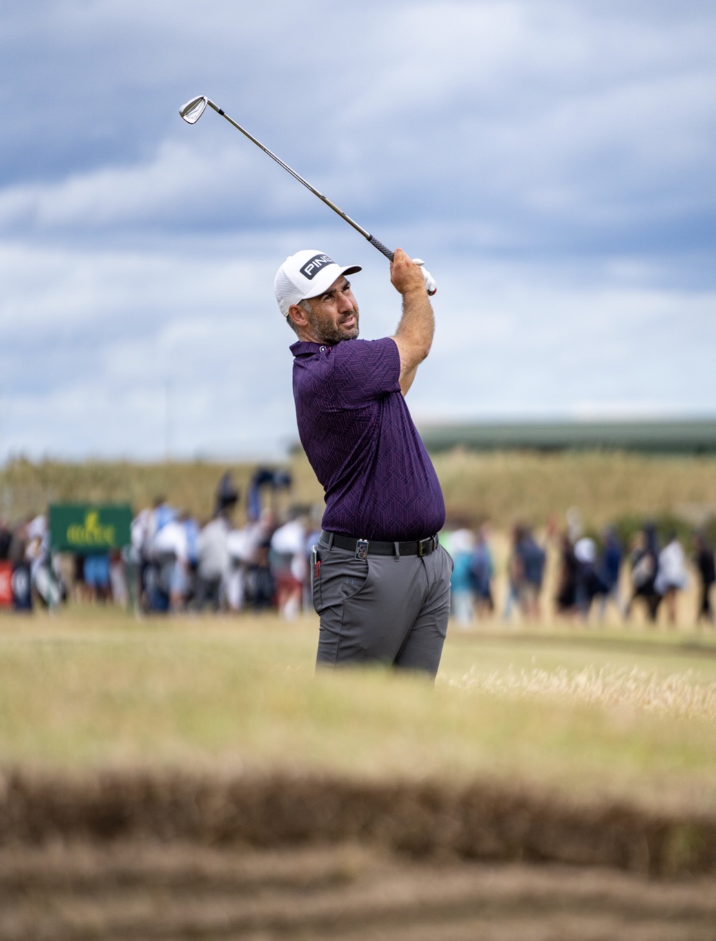 Oliver Farr professional golfer in action