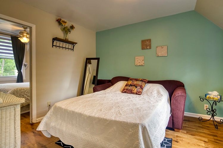 Suite Myosotis queen bedroom at La Bonne Adresse — Galerie de la chambre 3