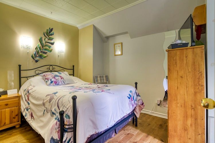 Narcisse room for couples at La Bonne Adresse — Galerie de la chambre 1