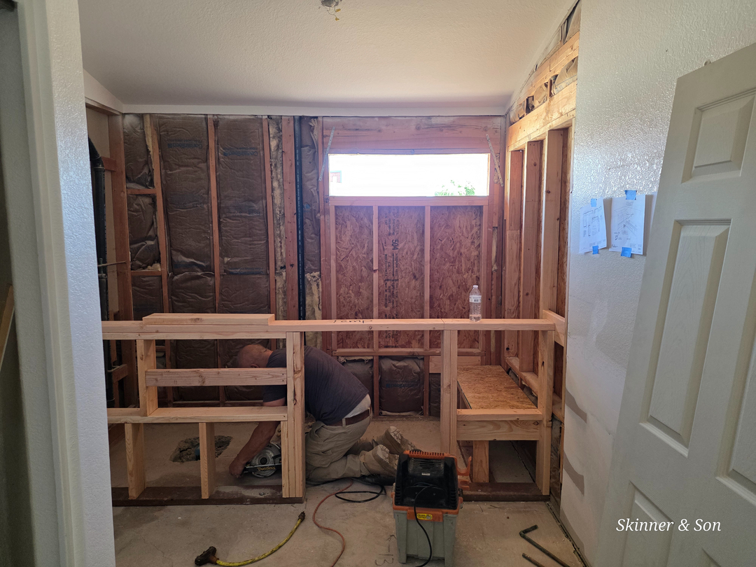 Water-Damage Repair in Phoenix, AZ Water-damage repair and structural drying work in Phoenix, AZ