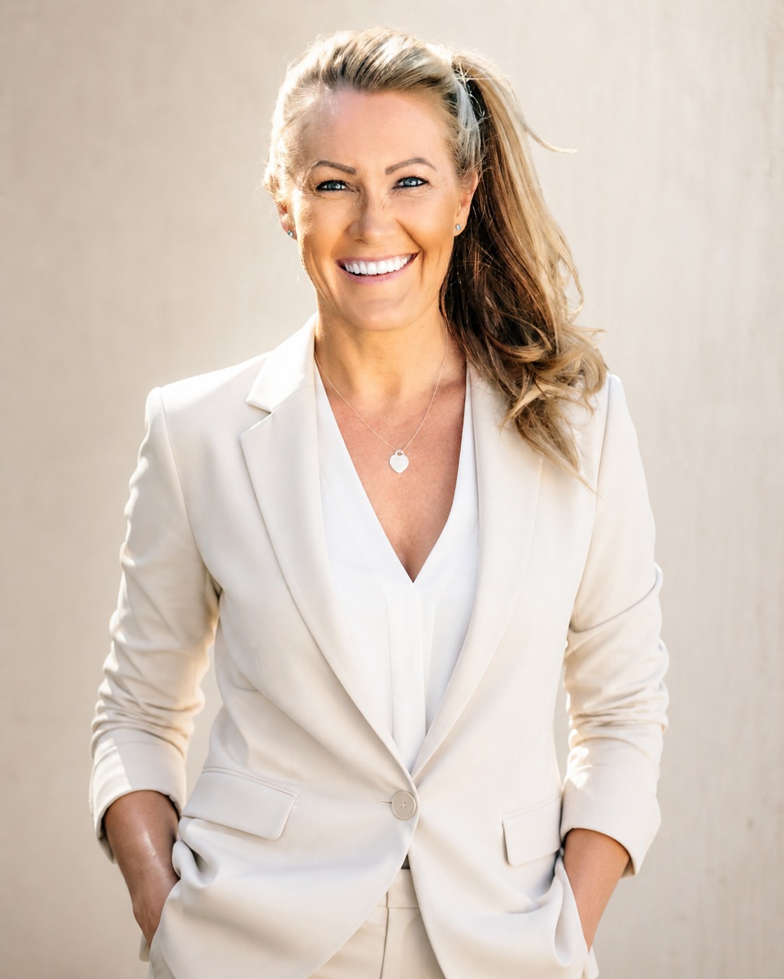 Lee Campbell, #1 Amazon Bestselling Author and manifestation trainer