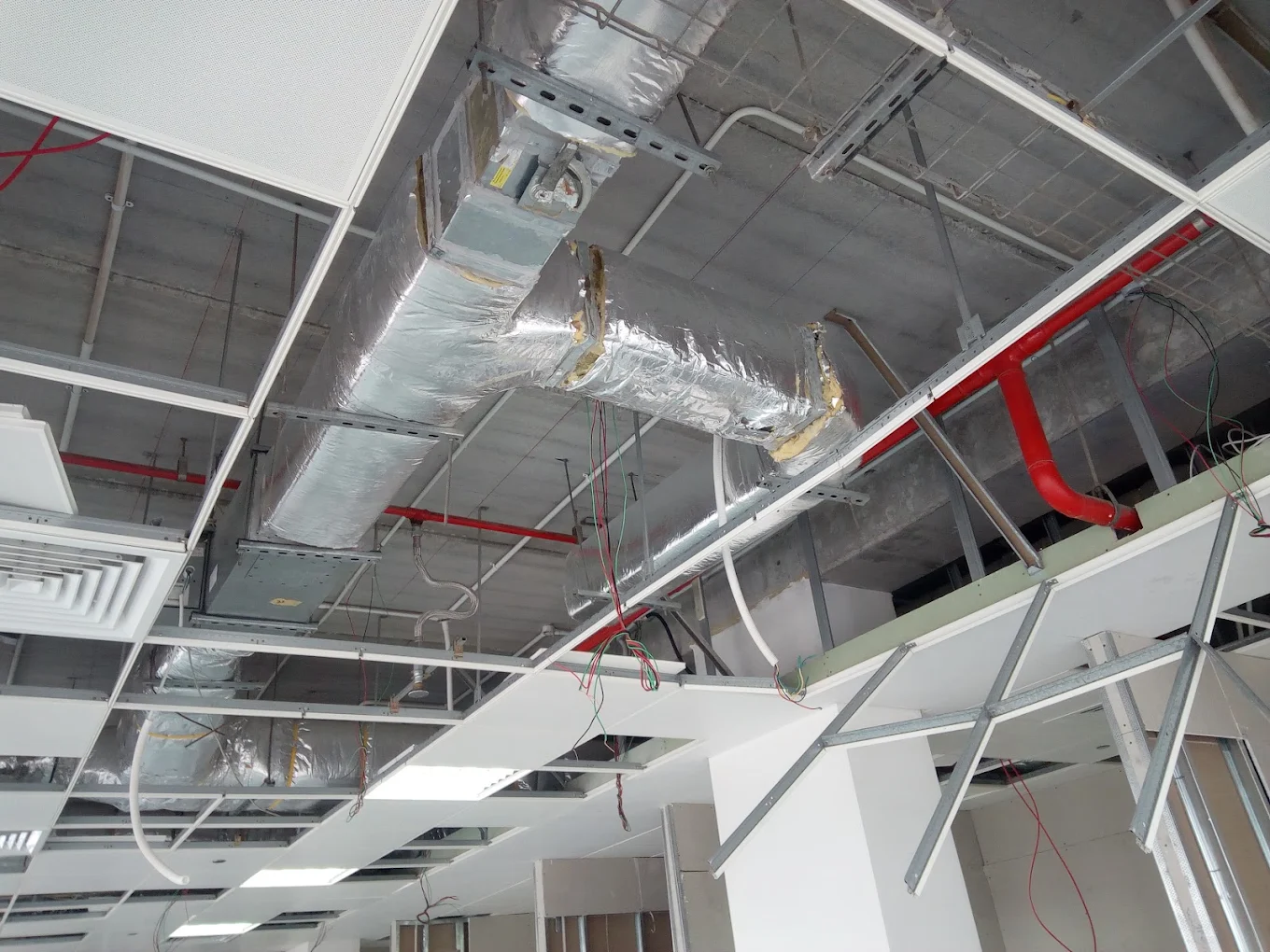 Ikeja Commercial Building: Ceiling Ductwork & Cassette AC: HVAC project in Lagos