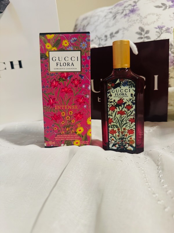 Gucci Flora Gorgeous Gardenia Intense Eau De Parfum 100ml red floral bottle with original presentation box and Gucci bag