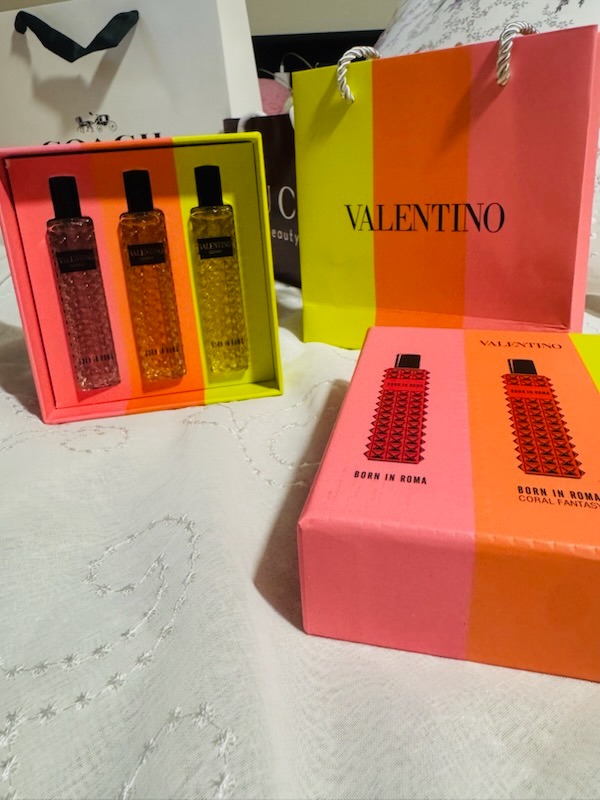 Valentino Born In Roma Coral Fantasy luxury perfume travel spray gift set