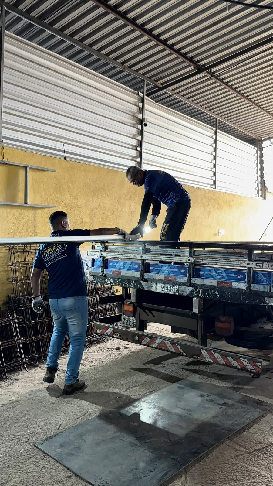 Entrega de materiais da Imperial Ferro e Aço