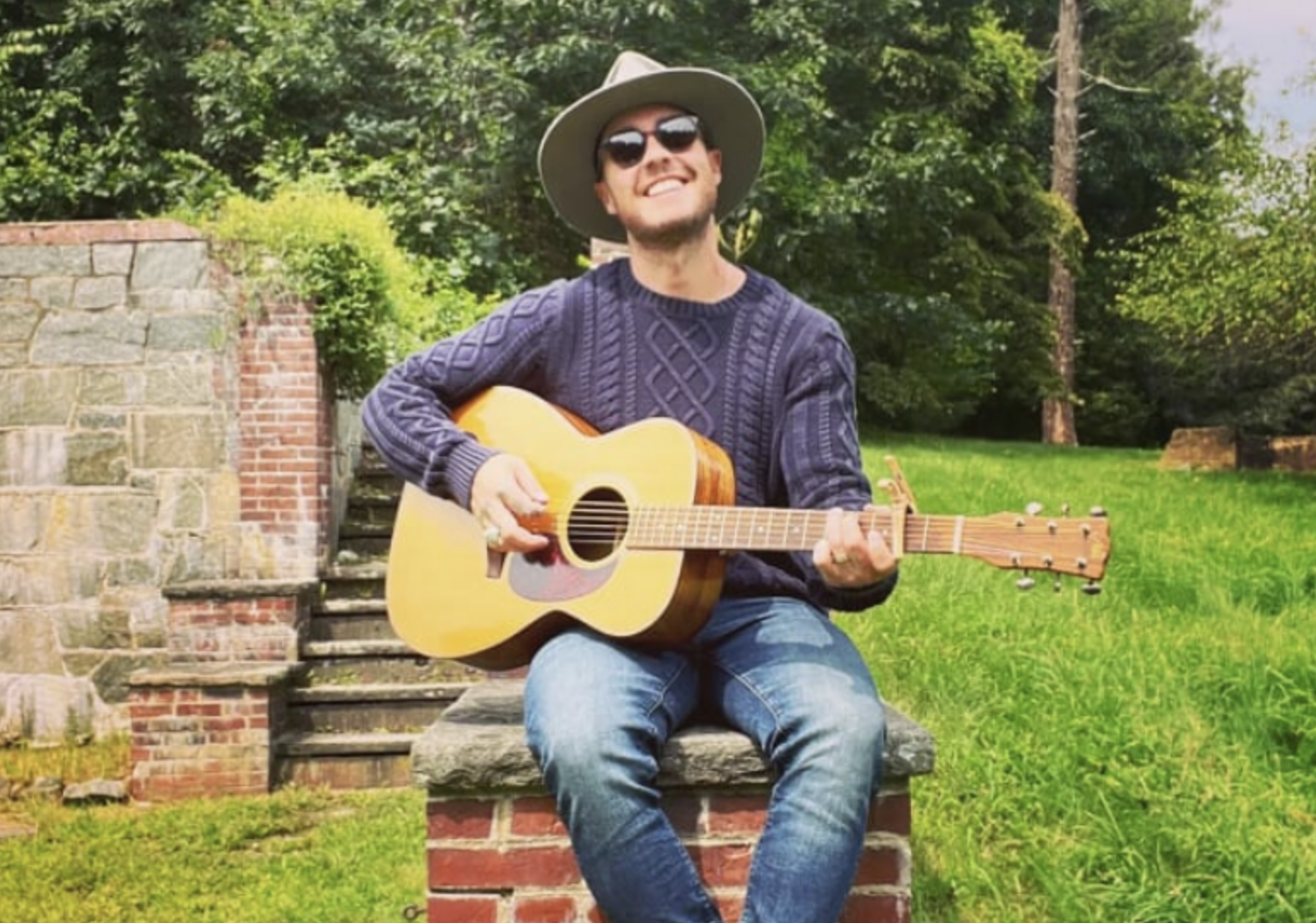 Live Music with Lee Biddle