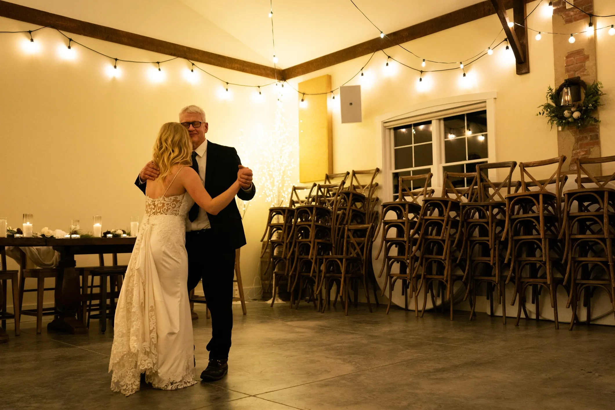 Father seeing his daughter in her wedding dress for the first time, an irreplaceable moment