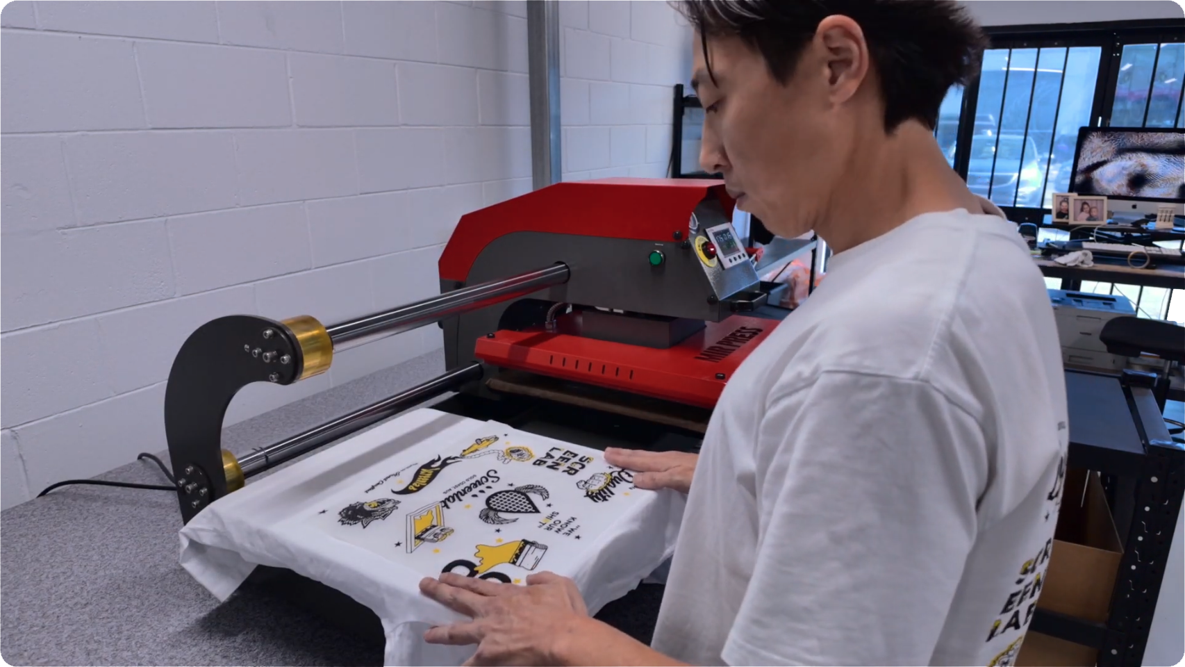 Position Your Design & Press at 160°C for 10-15 seconds