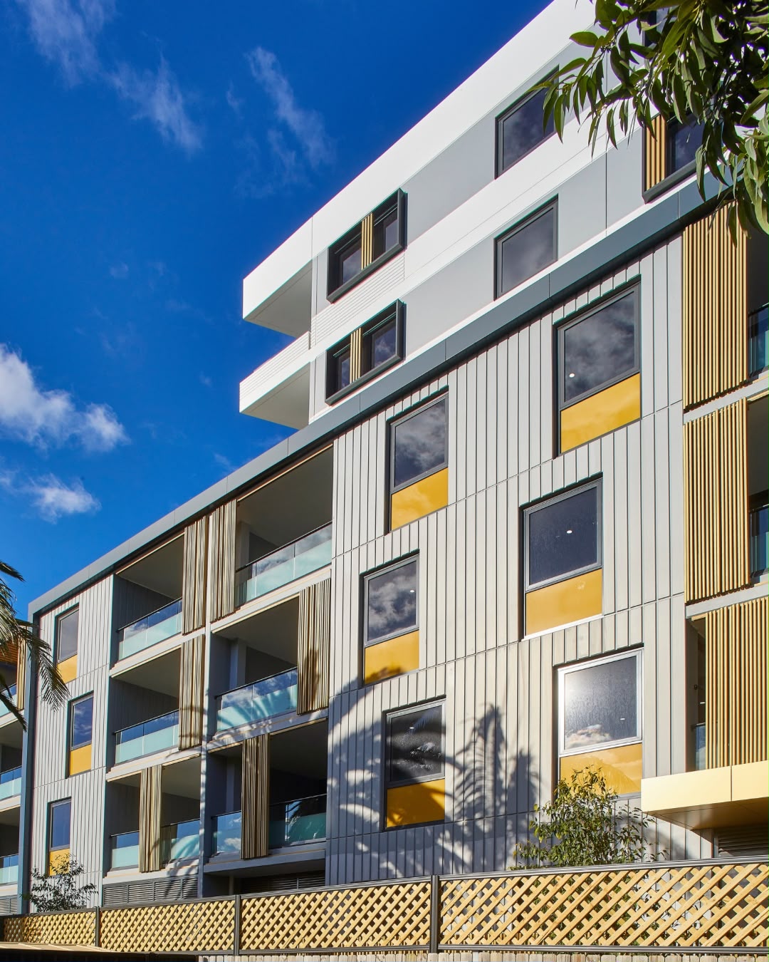 Meriton Suites Sydney Airport detail view 2