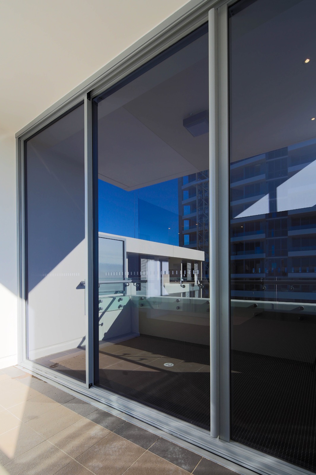 Meriton Vantage North Rhodes Tower detail view 4
