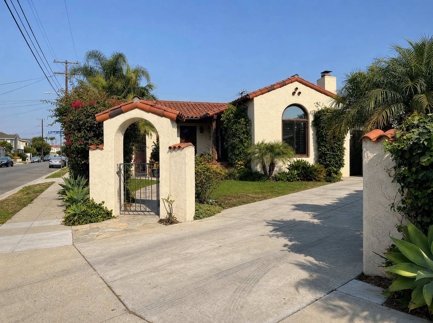 Long Beach Fences and Gates-Belmont Shore Custom Metal Driveway Gate & Automation-Project Overview