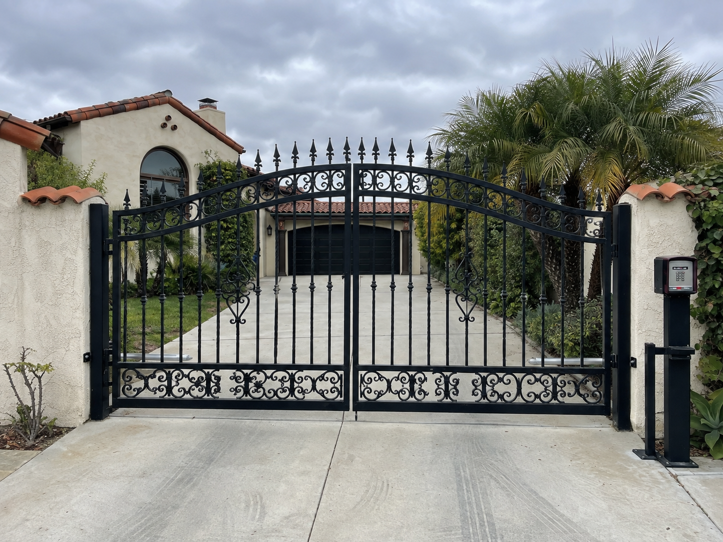 Long Beach Fences and Gates-Belmont Shore Custom Metal Driveway Gate & Automation-Detail View