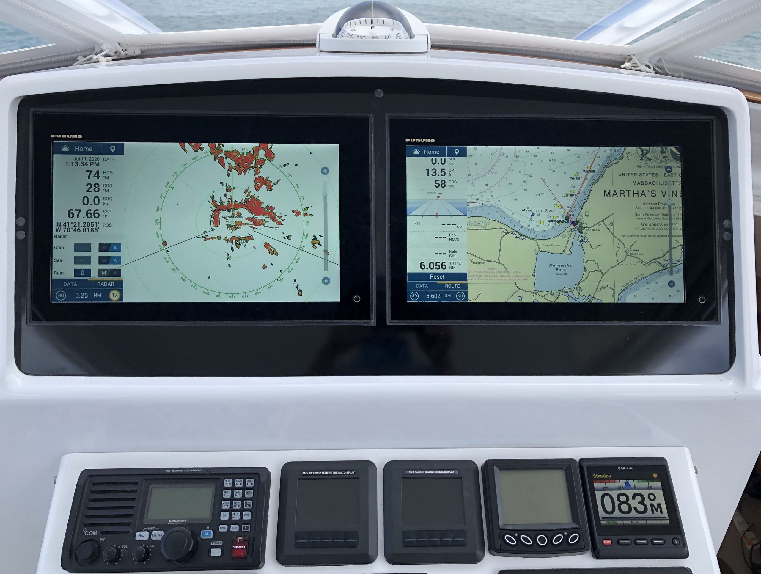 Radar & Chartplotters