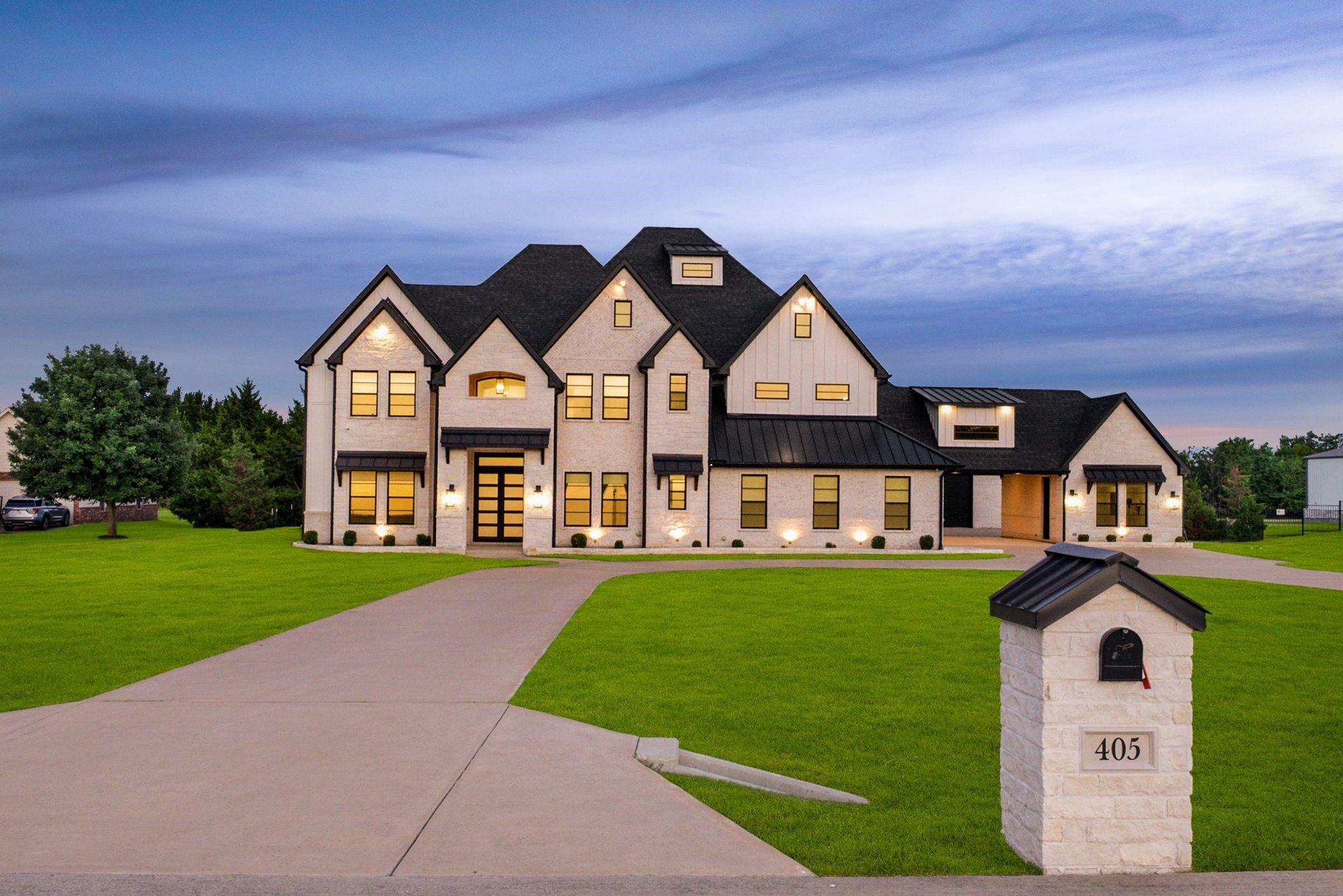 Luxury property — photo 1