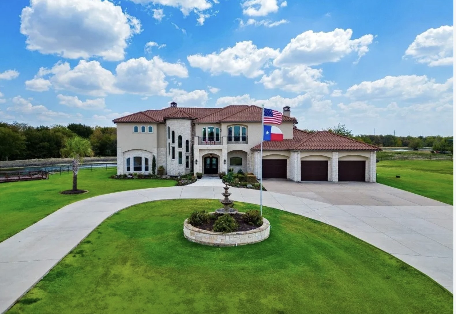 Luxury property — photo 1