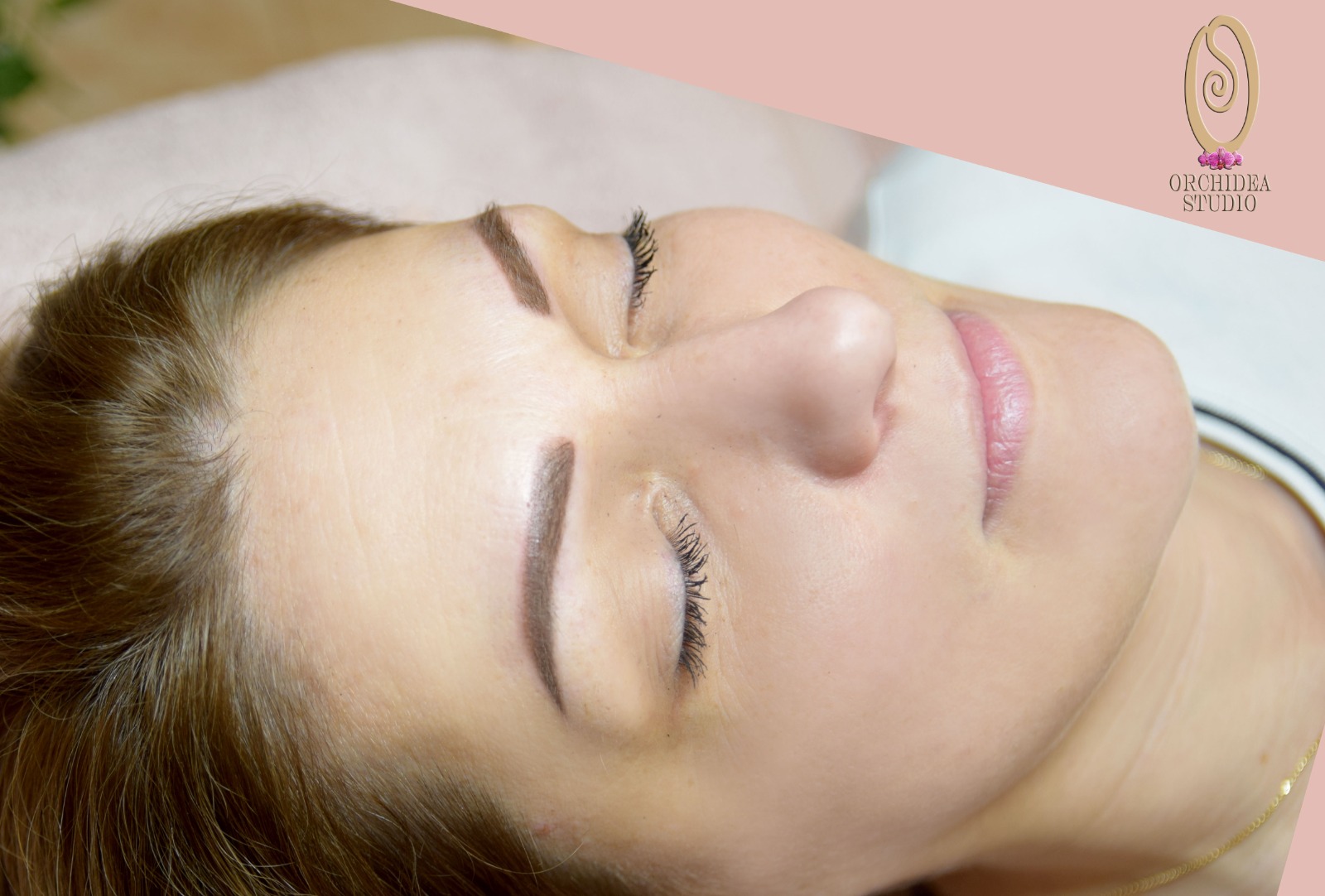 Szemöldök tetoválás + volume szempilla — természetes microblading vonalak, elegáns pillák