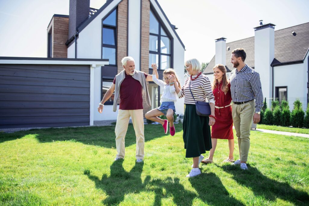 The Rise of Multigenerational Wealth Homes: Why Families Are Investing Together Again