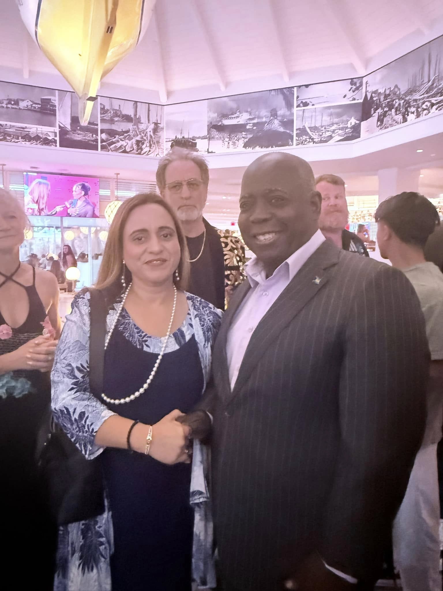 Dr. Meetu Bhatnagar with the Prime Minister of the Bahamas